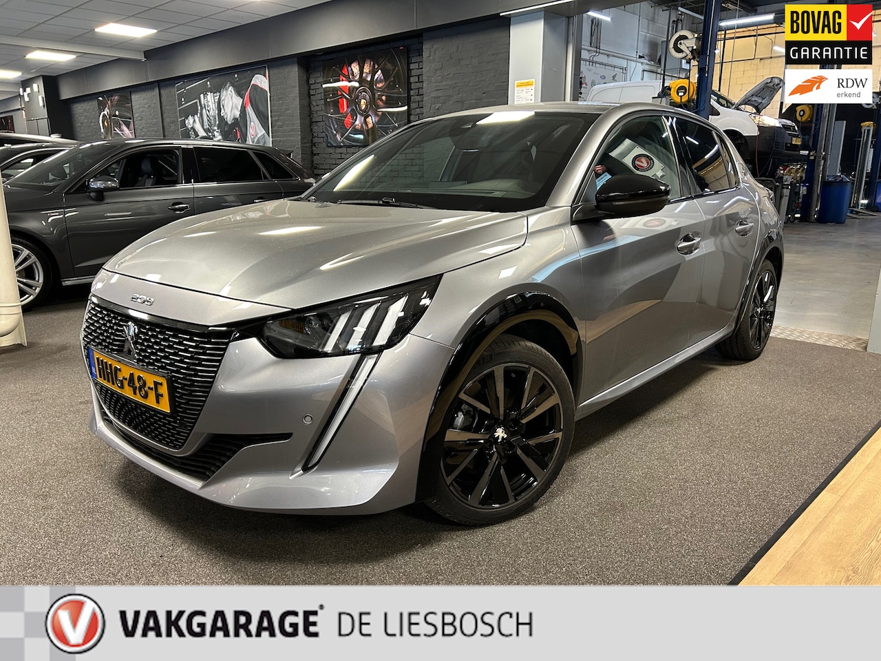 Peugeot 208 - 1.2 PureTech GT / Airco / Navigatie / camera - AutoWereld.nl