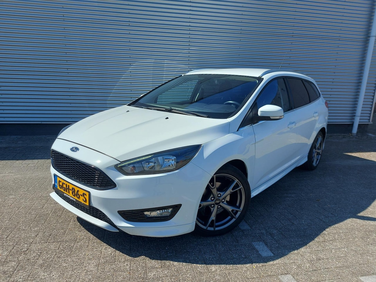 Ford Focus Wagon - 1.5i 150PK Titanium ST-line - AutoWereld.nl