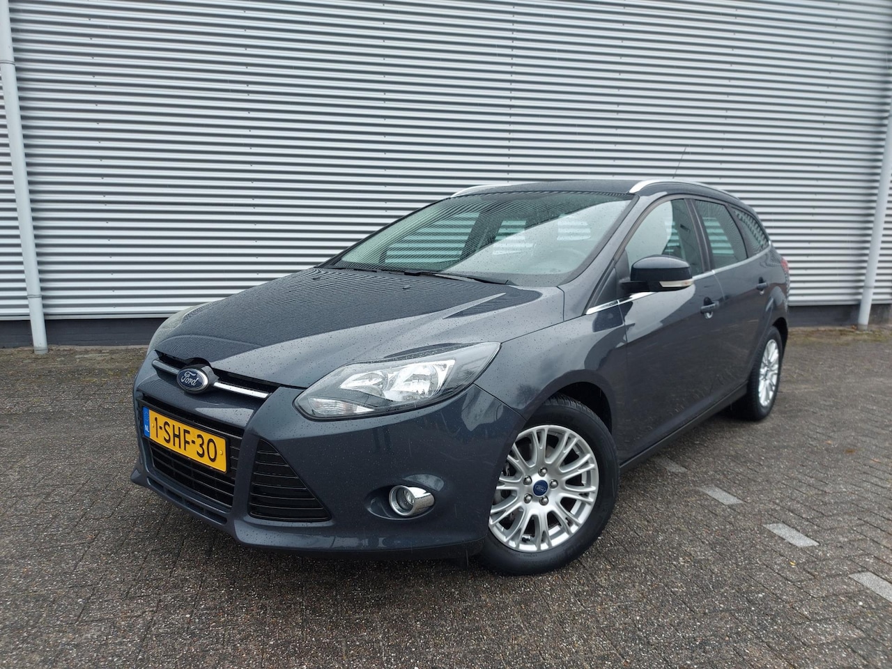 Ford Focus Wagon - 1.0 EcoBoost Titanium airco,cruise,trekhaak,parkeersensoren achter, - AutoWereld.nl