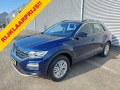 Volkswagen T-Roc - 1.5 TSI Style Automaat, trekhaak, applecarplay/android/nav, airco, cruisecontrol, stoel/st