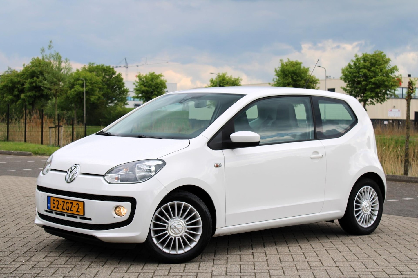 Volkswagen Up! - 1.0 high up! BlueMotion l Airco l Elek Pak - AutoWereld.nl
