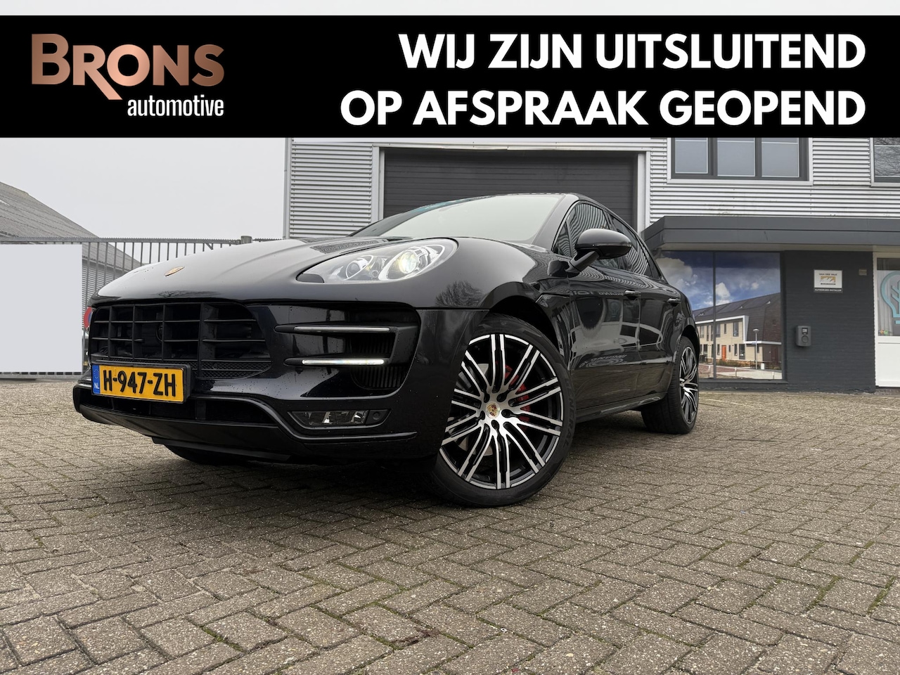 Porsche Macan - 3.6 Turbo Pano l 21 INC l Luchtvering - AutoWereld.nl