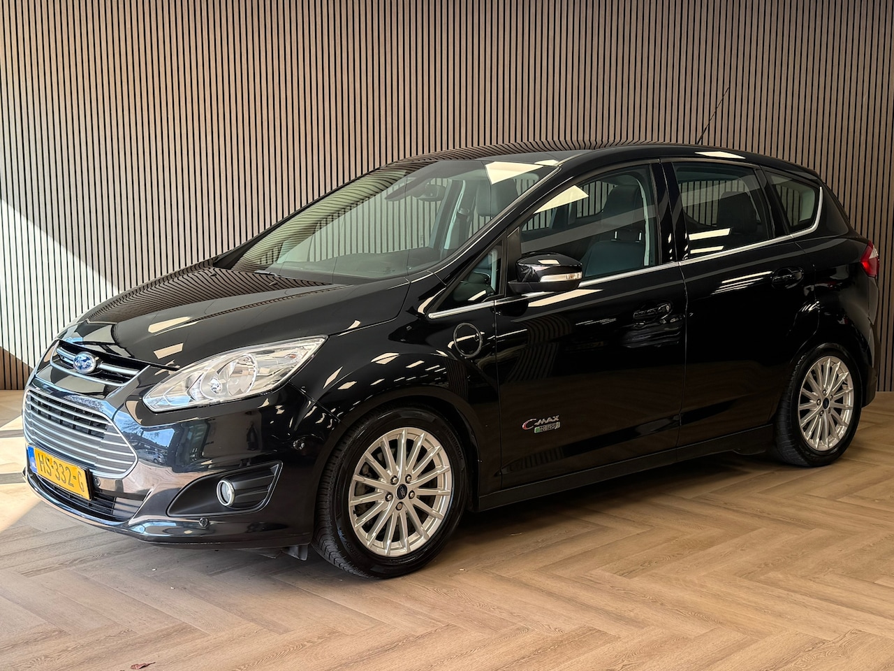Ford C-Max - 2.0 Plug-in Hybrid Titanium Plus AUT. PANORAMADAK NAVIGATIE CAMERA STOELVERWARMING AIRCO C - AutoWereld.nl