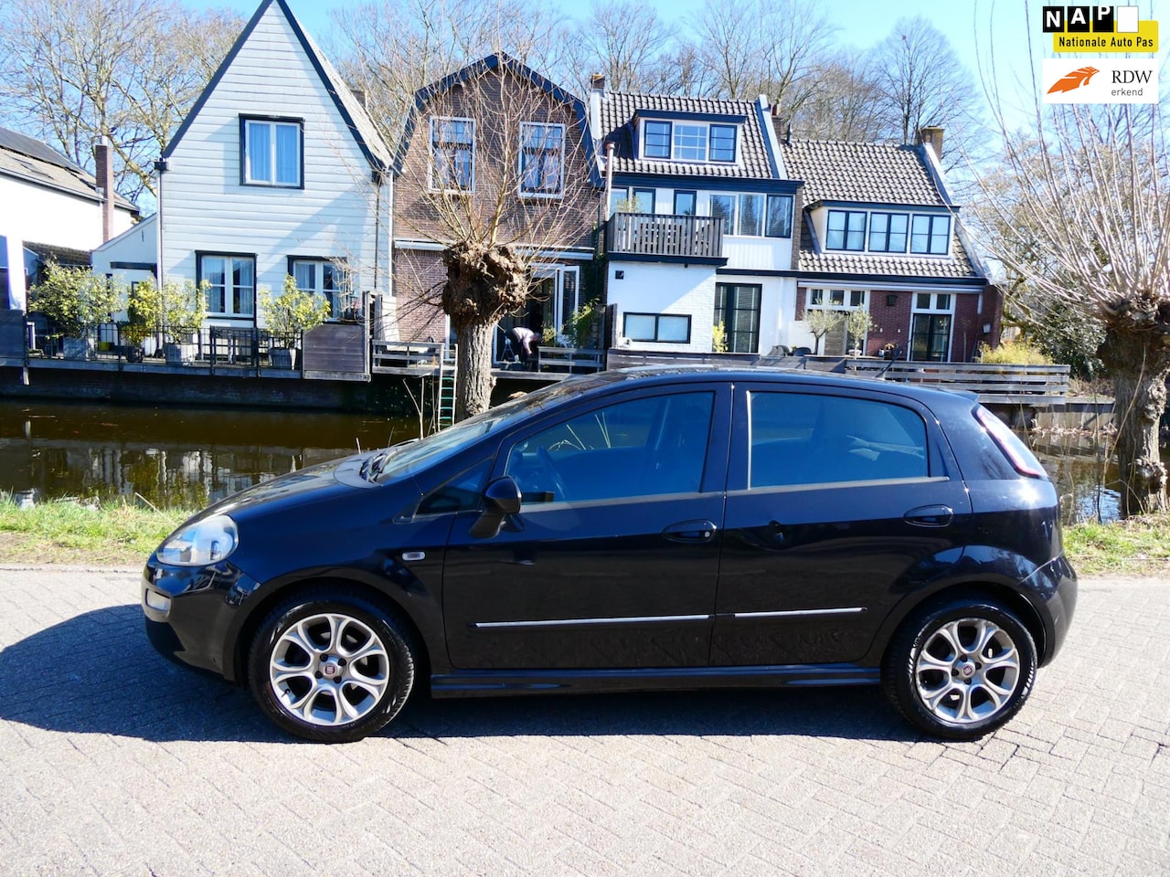 Fiat Punto Evo - 0.9 TwinAir 101pk 5-deurs Airco Cruise Zuinig A-Label 6-bak - AutoWereld.nl