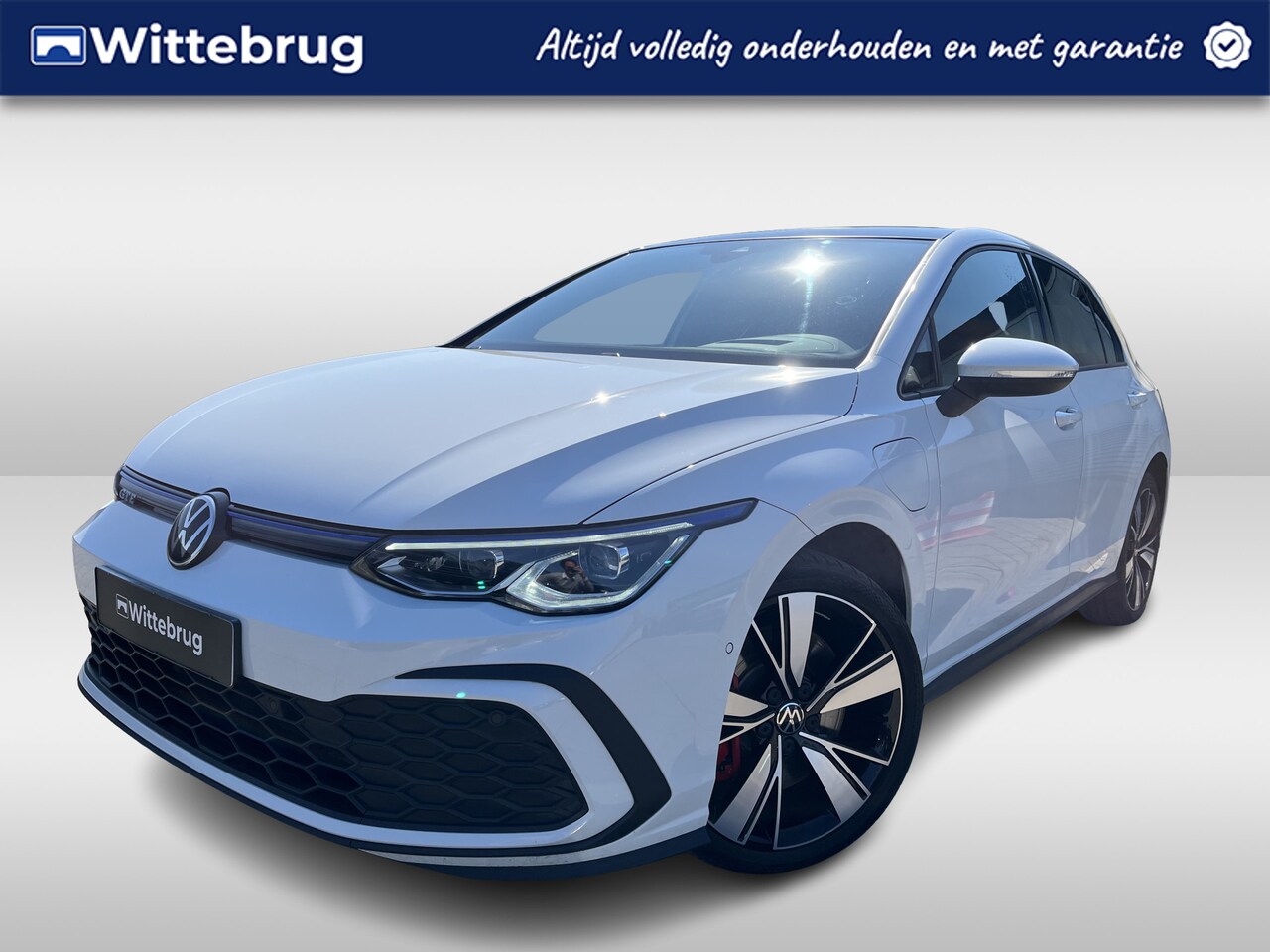 Volkswagen Golf - 1.4 eHybrid 245pk GTE DSG Automaat Panoramadak / Navigatie / IQ LED / 18"LM Velgen / App-c - AutoWereld.nl