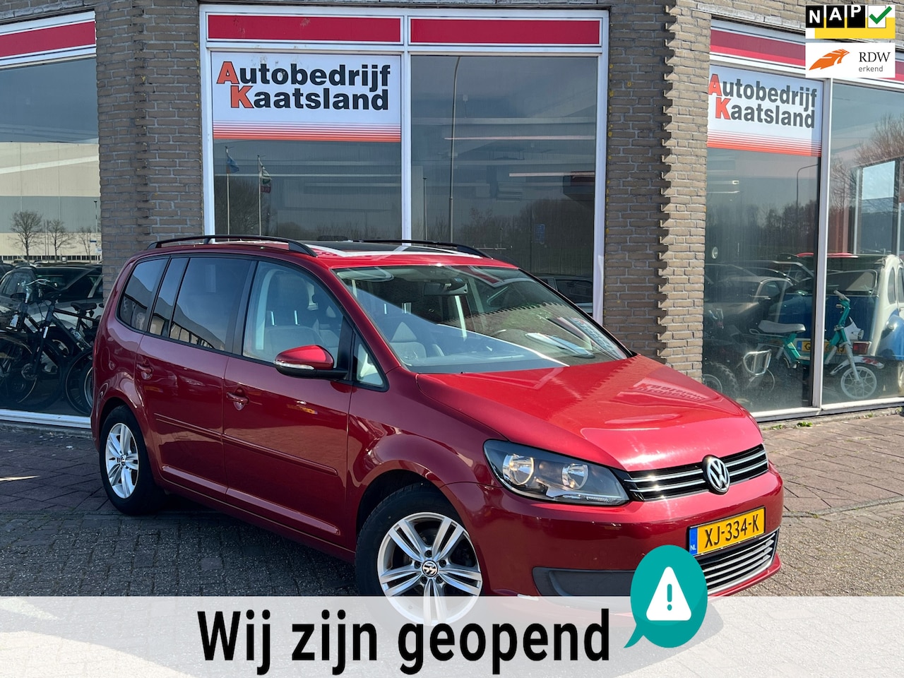 Volkswagen Touran - 1.4 TSI Trendline 7 persoons - Koppeling niet 100% - Pano - 2011 - AutoWereld.nl