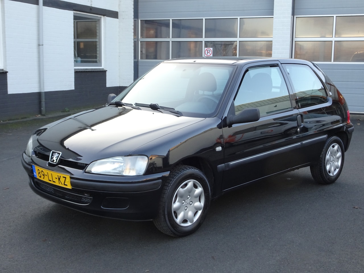 Peugeot 106 - 1.1 XT Elektrische ramen, centrale vergrendeling, enz. - AutoWereld.nl