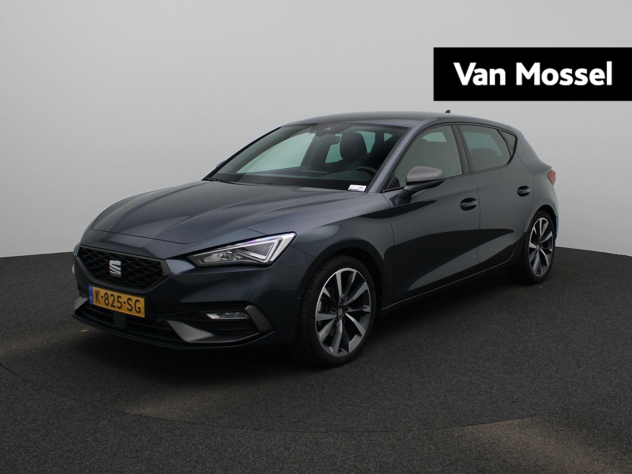Seat Leon - 1.5 eTSI FR Launch Edition | Navigatie | Stoelverwarming + Stuurverwarming | Parkeersensor - AutoWereld.nl