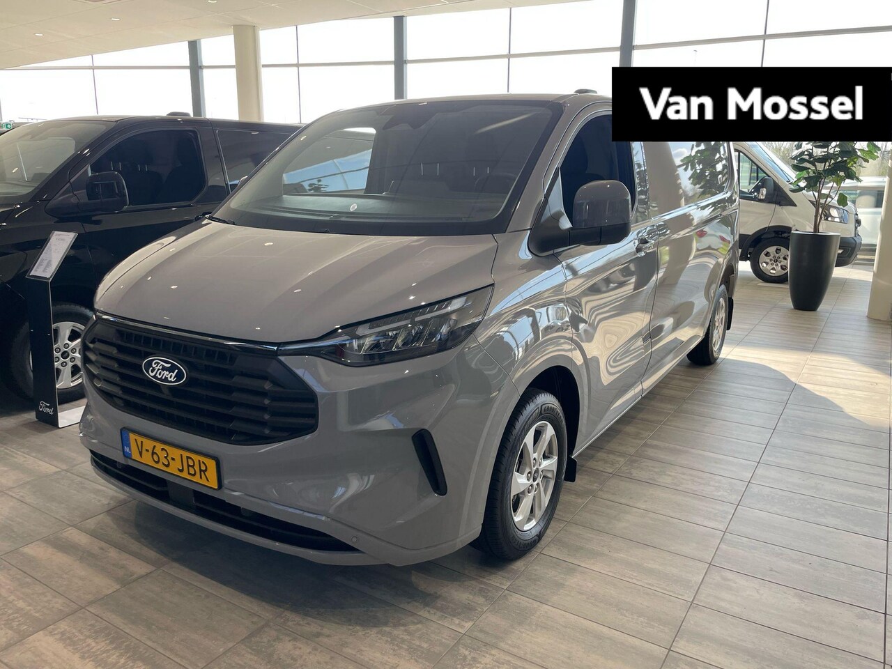 Ford Transit Custom - 300 2.0 TDCI L2H1 Limited | BPM VRIJ - AutoWereld.nl