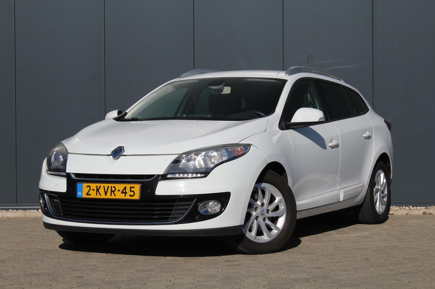Renault Mégane Estate - 1.5 dCi Collection | Navigatie | Clima / Cruise control | Trekhaak | Camera | NAP | PDC | - AutoWereld.nl