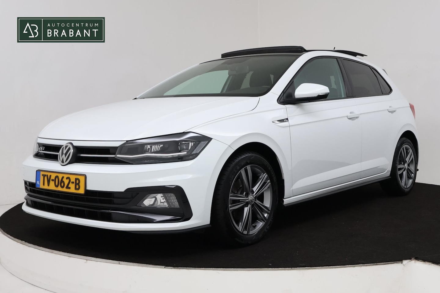 Volkswagen Polo - 1.0 TSI Highline (PANORAMADAK, CRUISE ADAPTIEF, AUTOMAAT, ACHTERUITRIJCAMERA, NAVI CARPLAY - AutoWereld.nl