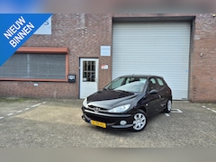 Peugeot 206 - 1.4 Forever NAP Trekhaak Airco APK