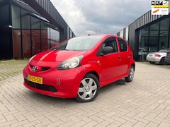 Toyota Aygo - 1.0-12V 5drs Weinig Km’s Nwe APK NL Auto NAP