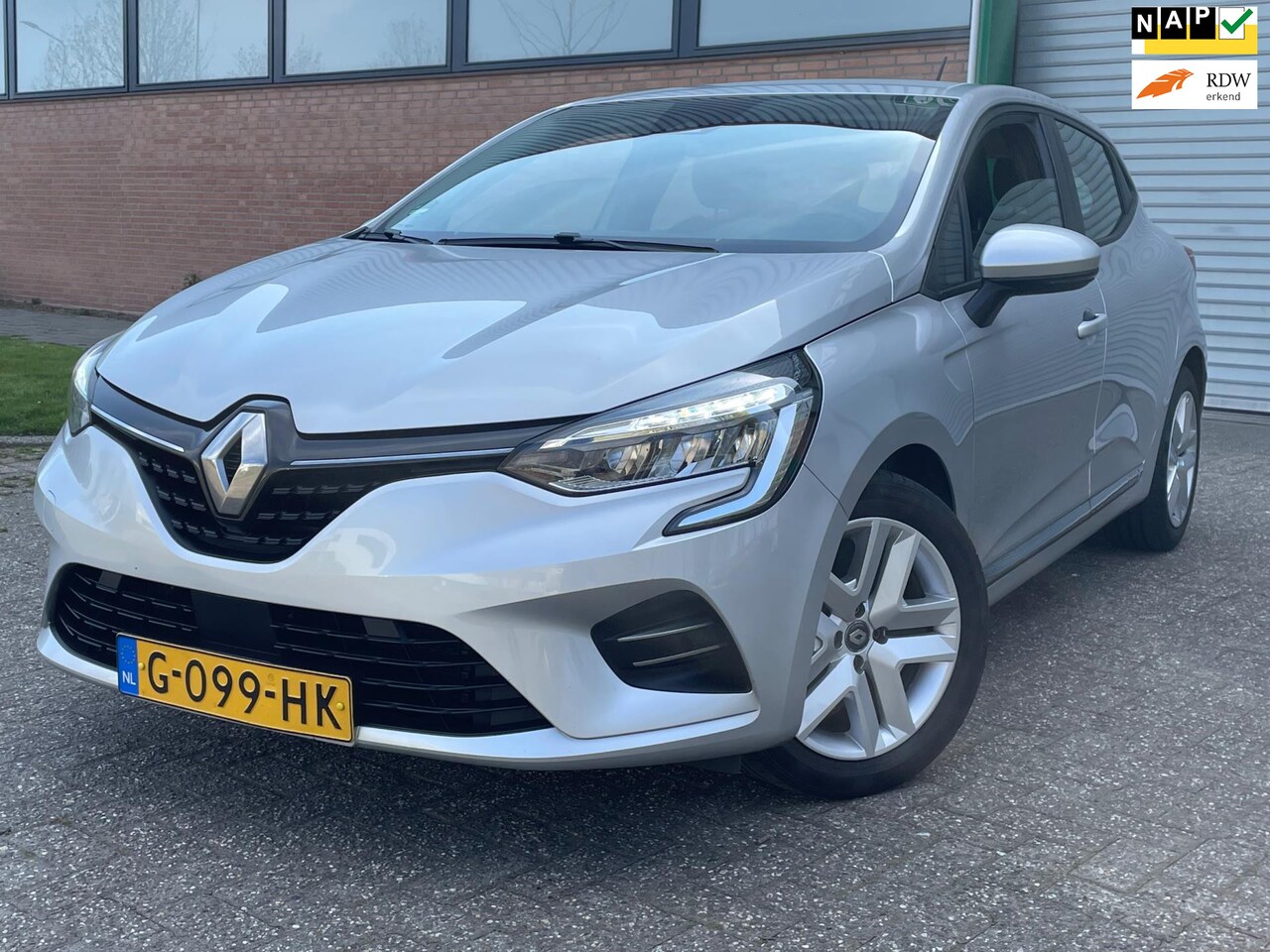 Renault Clio - 1.0 TCe Nieuw model Navigatie Carplay Airco - AutoWereld.nl