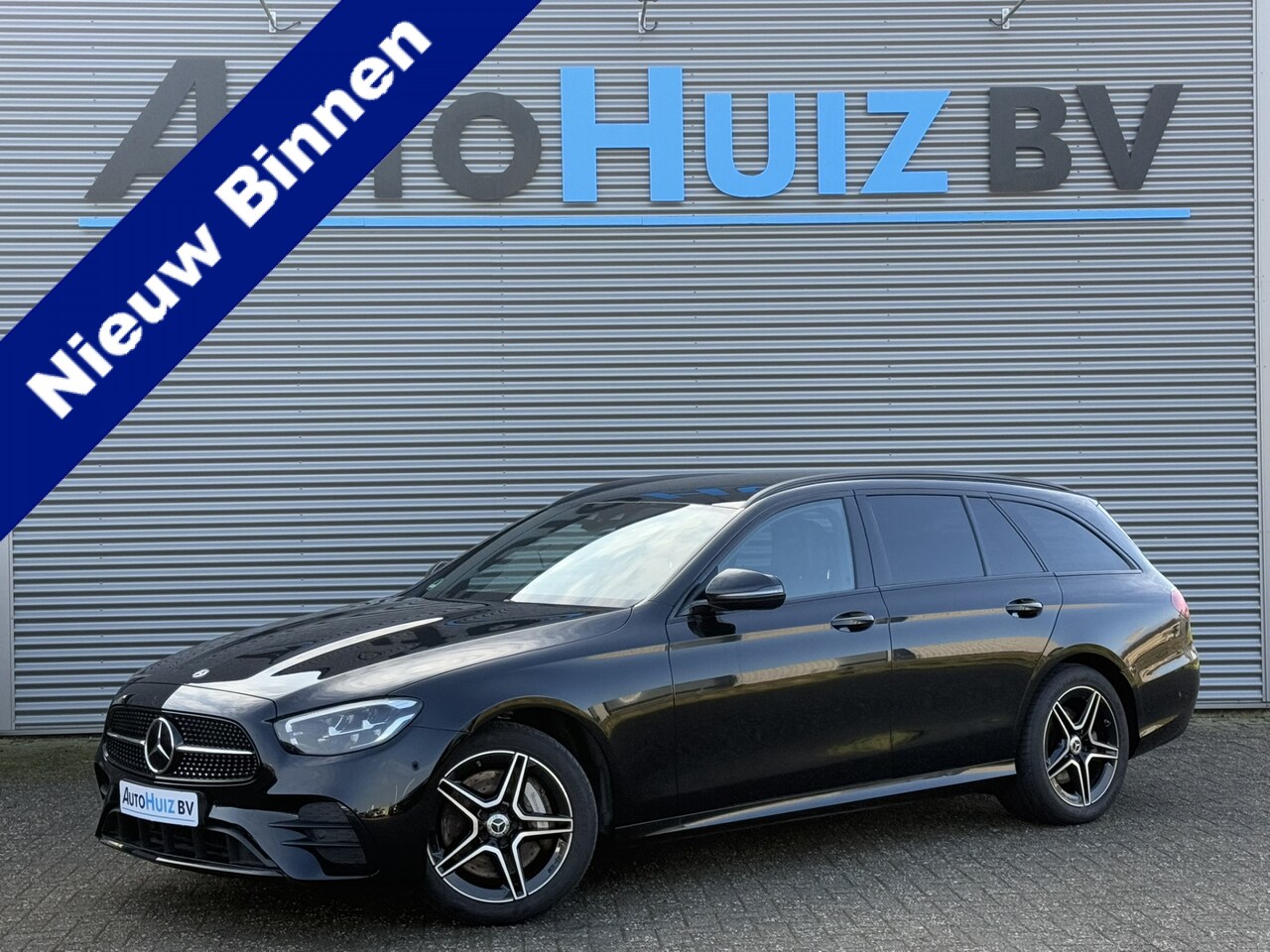 Mercedes-Benz E-klasse Estate - 300 e AMG Line LED DAB Distronic ACC Carplay Trekhaak Night-pakket Spiegel pakket Achterui - AutoWereld.nl