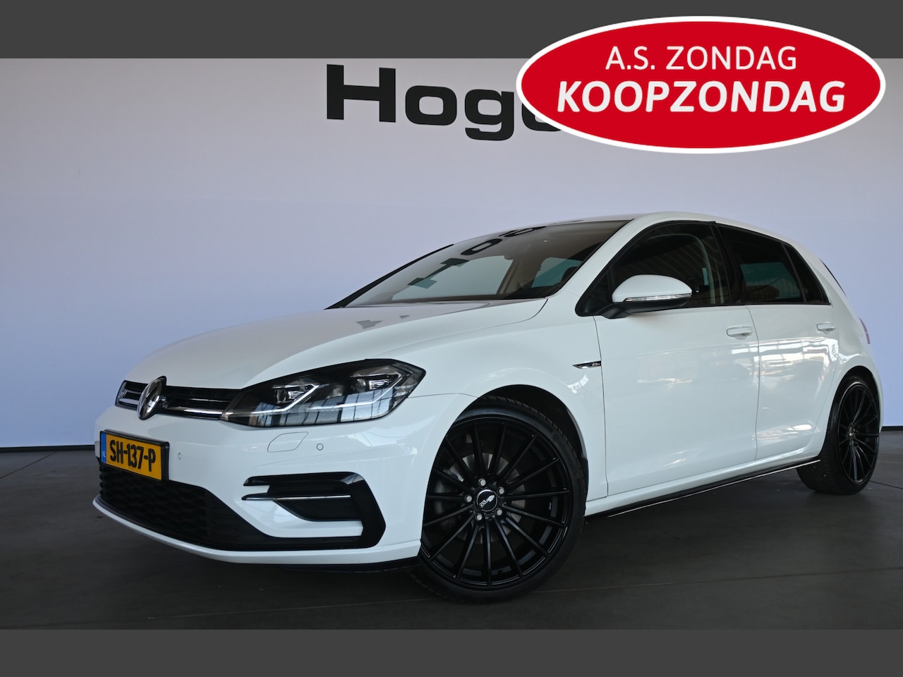 Volkswagen Golf - 7.5 1.5 TSI Highline R-Line Clima Carplay 19'Inch Virtual Cockpit LED Rijklaarprijs Inruil - AutoWereld.nl