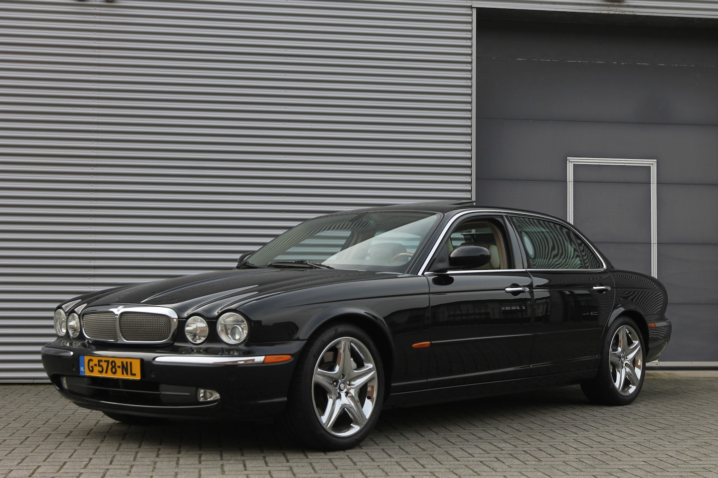 Jaguar XJ - 4.2 V8 Super LWB I AUT. I 396 PK I YOUNGTIMER - AutoWereld.nl