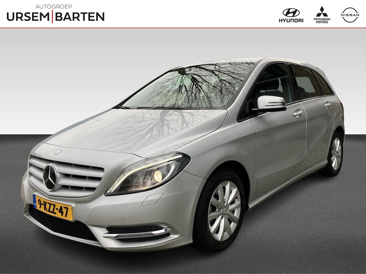 Mercedes-Benz B-klasse - 180 Ambition Navigatie Vierseizoensbanden Trekhaak - AutoWereld.nl