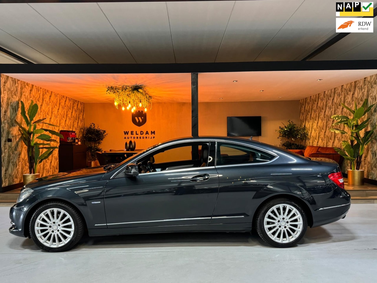 Mercedes-Benz C-klasse Coupé - 180 Garantie Elek Stoelen Stoelverwarming Navi Cruise Led Clima Rijklaar - AutoWereld.nl