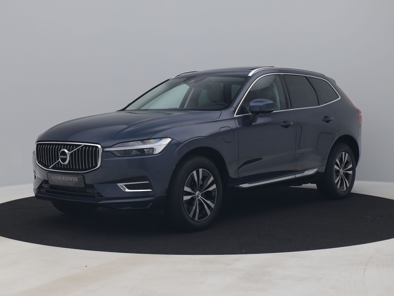 Volvo XC60 - 2.0 Recharge T6 AWD Business Pro | PANO | CAMERA | KEYLESS - AutoWereld.nl