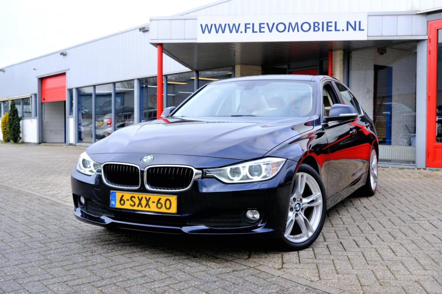 BMW 3-serie - 320d 163pk EfficientDynamics EditionHigh Executive Aut. Leder|Xenon|Navi|Clima|LMV - AutoWereld.nl