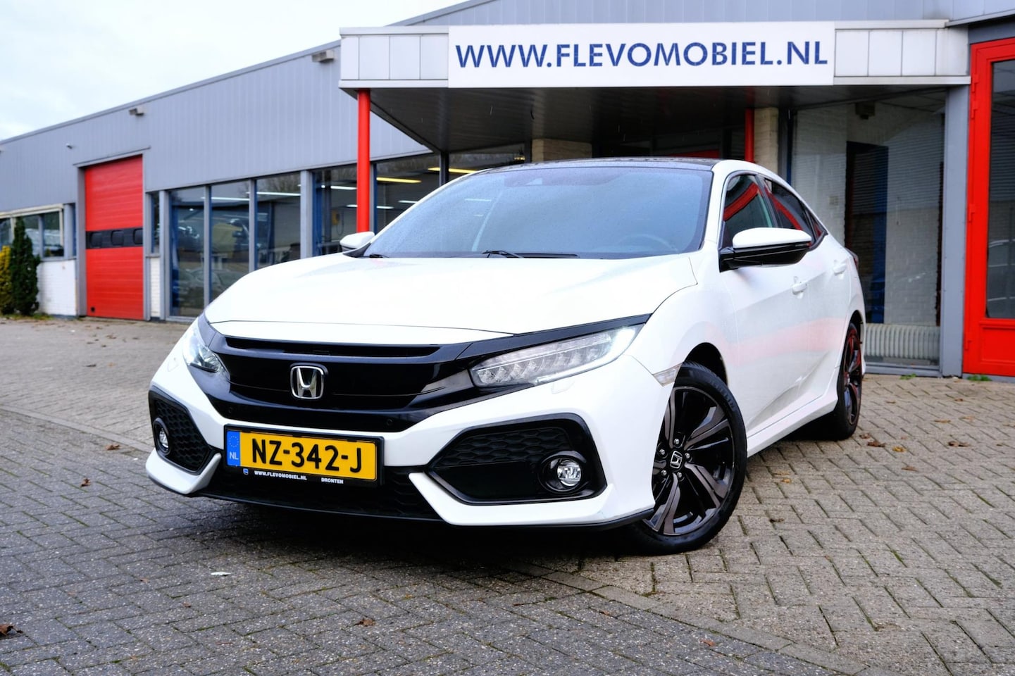 Honda Civic - 1.0 i-VTEC Executive Aut. Pano|Leder|Navi|Cam|LMV - AutoWereld.nl