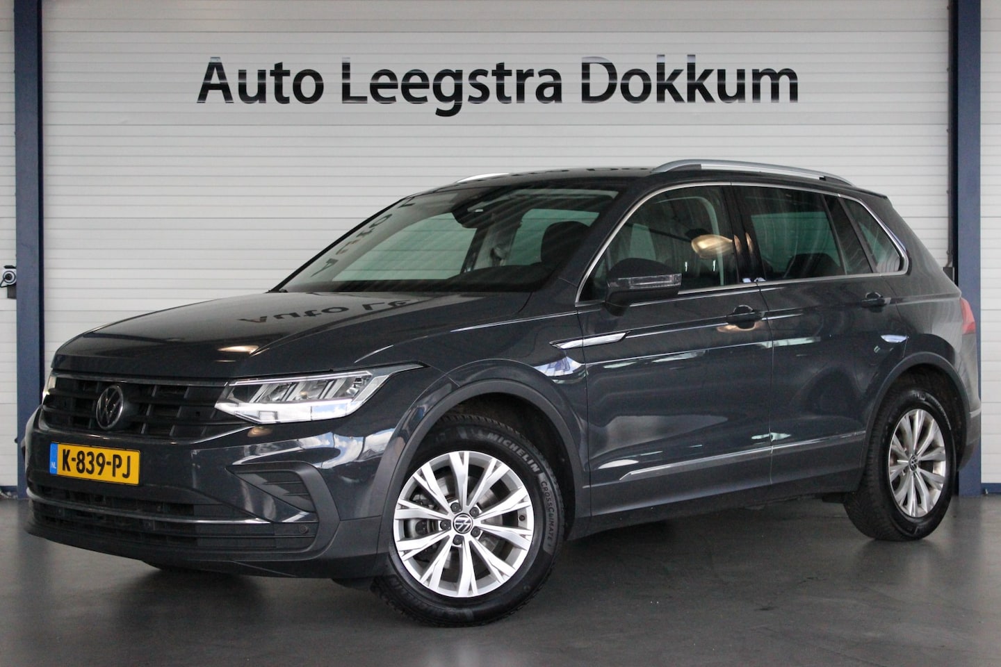 Volkswagen Tiguan - 1.5 TSI Life Business Facelift | Trekhaak | Virtual Cockpit | Navi | Keyless | Carplay | L - AutoWereld.nl