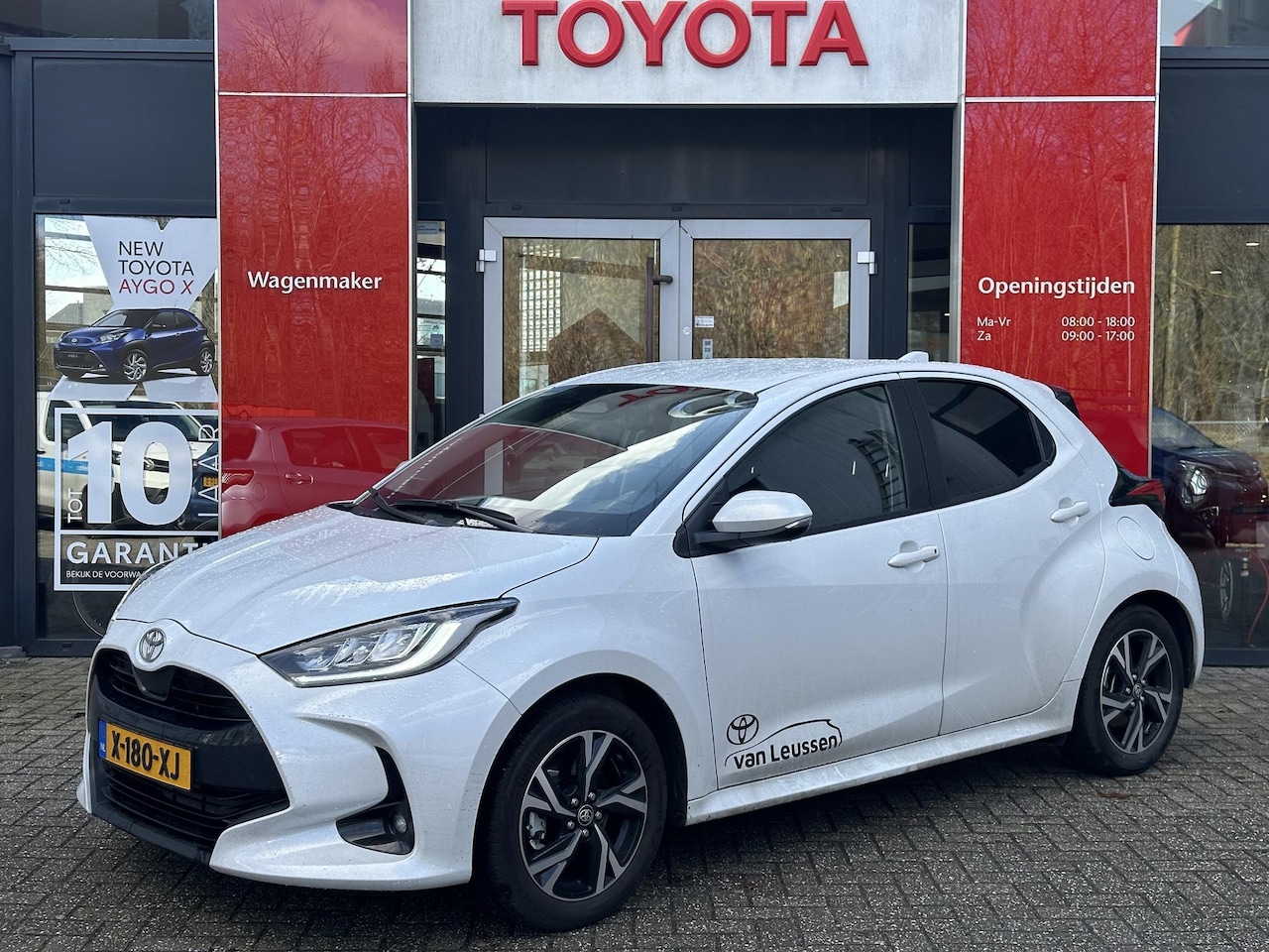 Toyota Yaris - 1.5 Hybrid 115 First Edition DIGITAAL DISPLAY NAVI ADP CRUISE CONTROL CAMERA CLIMA APPLE/A - AutoWereld.nl
