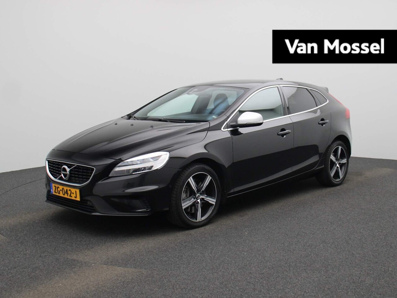 Volvo V40 - 1.5 T3 Polar+ Sport | R-Design Exterieur | Achteruitrijcamera | Parkeersensoren | Stoelver - AutoWereld.nl