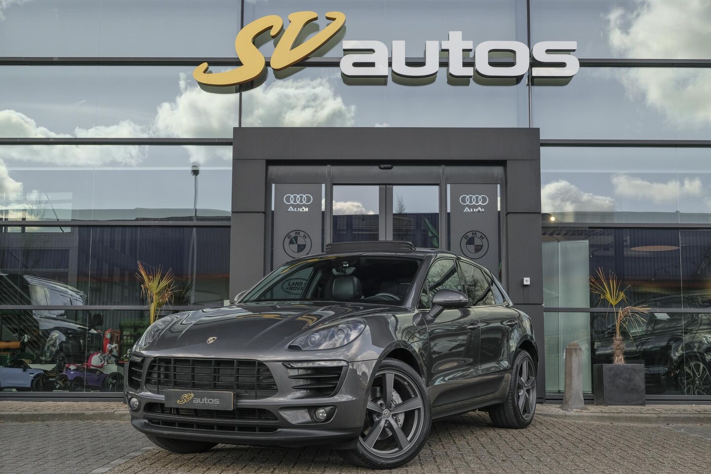 Porsche Macan - S 3.0 D 258pk Panoramadak Bose Luchtvering Sport chrono Sportuitlaat Lane assist 20" LMV - AutoWereld.nl