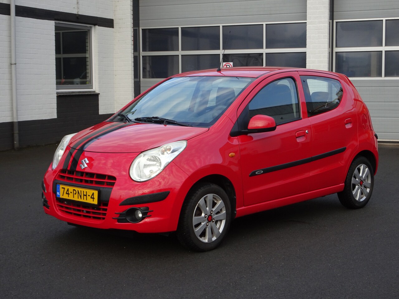 Suzuki Alto - 1.0 Exclusive Airco, licht metalen velgen, elektrische ramen, centrale vergrendeling, crui - AutoWereld.nl