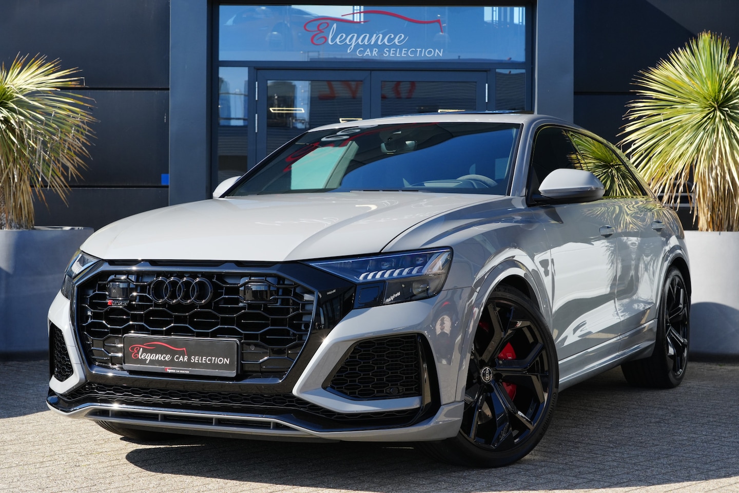Audi RSQ8 - 4.0 TFSI quattro 600pk Panoramadak/B&O/HUD/Stoelverwarming - AutoWereld.nl