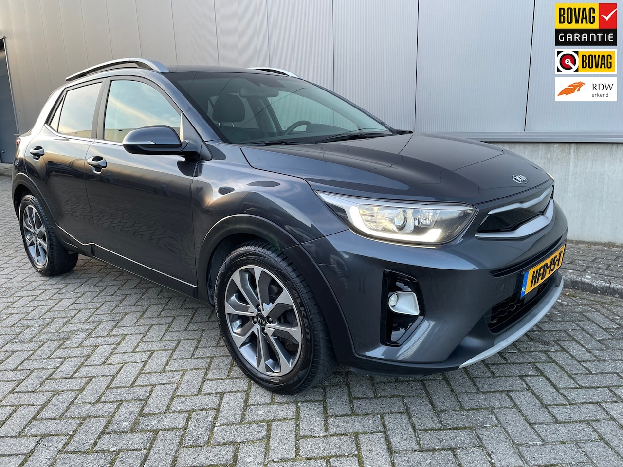 Kia Stonic - 1.0 T-GDi ExecutiveLine / Navigatie / Stuur+stoelverwarming - AutoWereld.nl