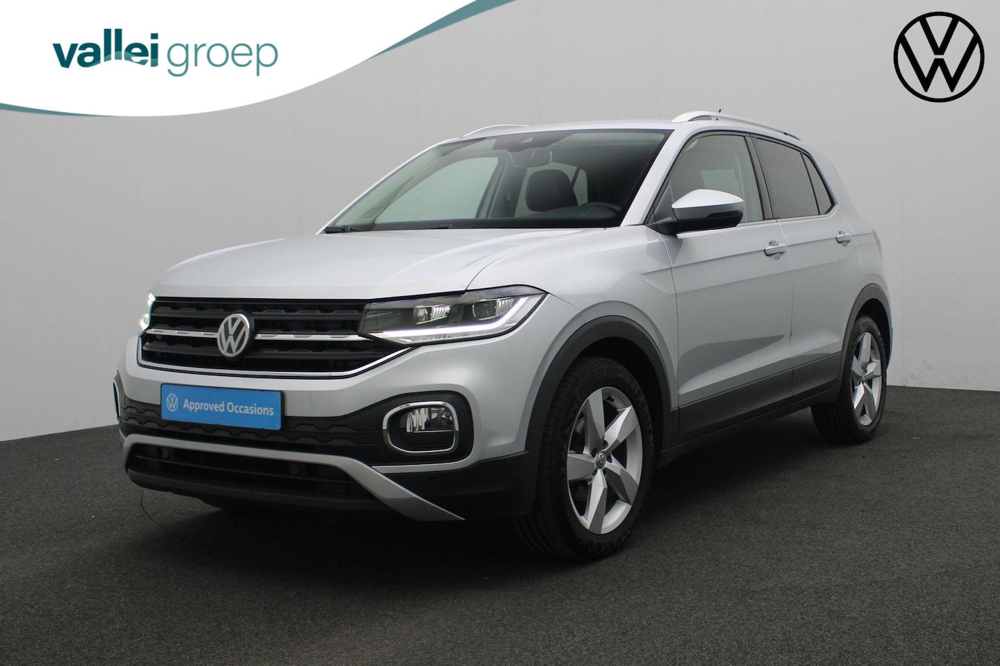 Volkswagen T-Cross - 1.0 TSI 115 pk DSG Style | Navigatie | Stoelverwarming | Leder/stof | Parkeersensoren voor - AutoWereld.nl