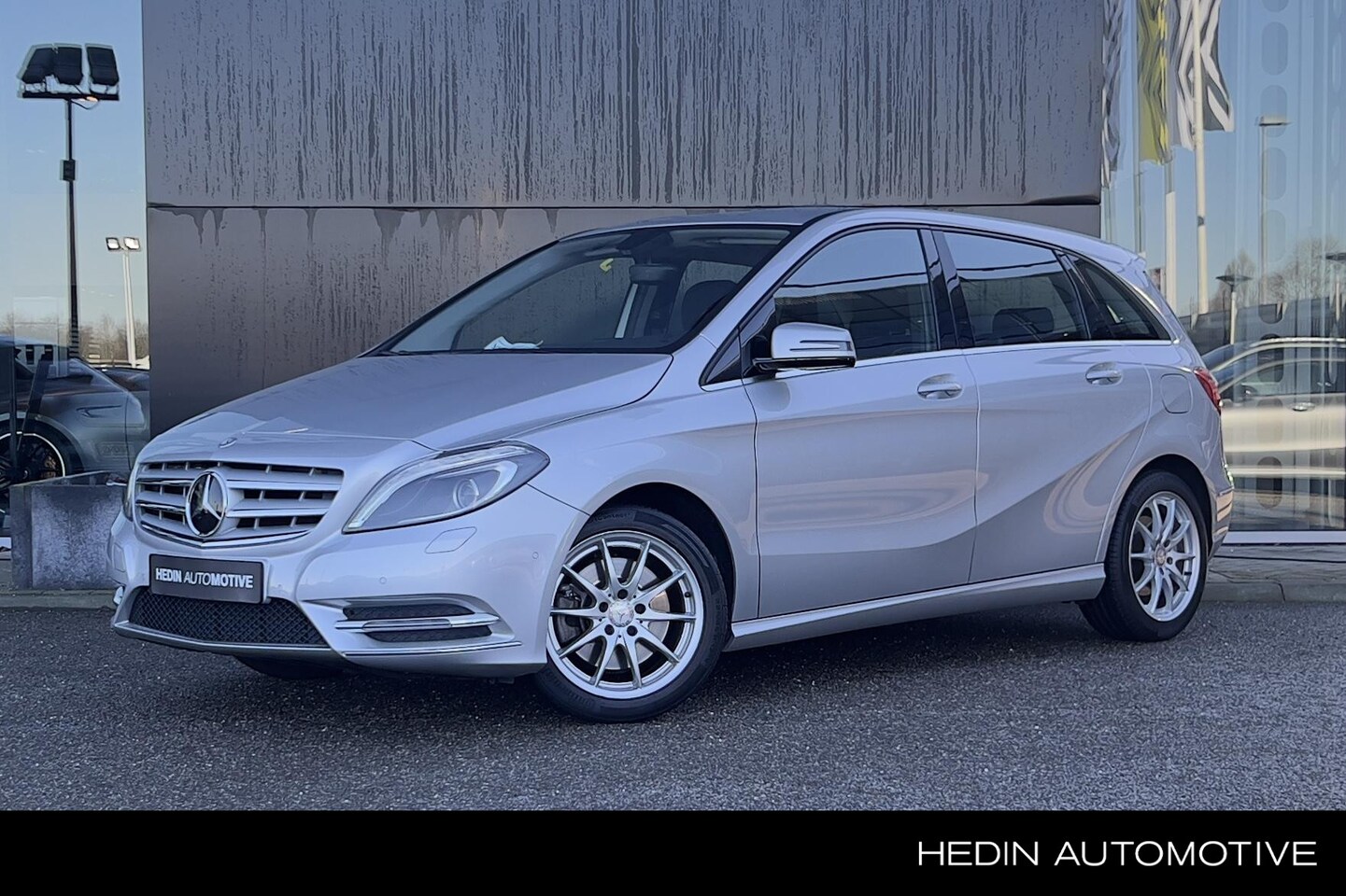 Mercedes-Benz B-klasse - B 250 Automaat | Ambition Pakket | Bi-Xenon | Parkpilot | Trekhaak | Camera | Airco | Lich - AutoWereld.nl