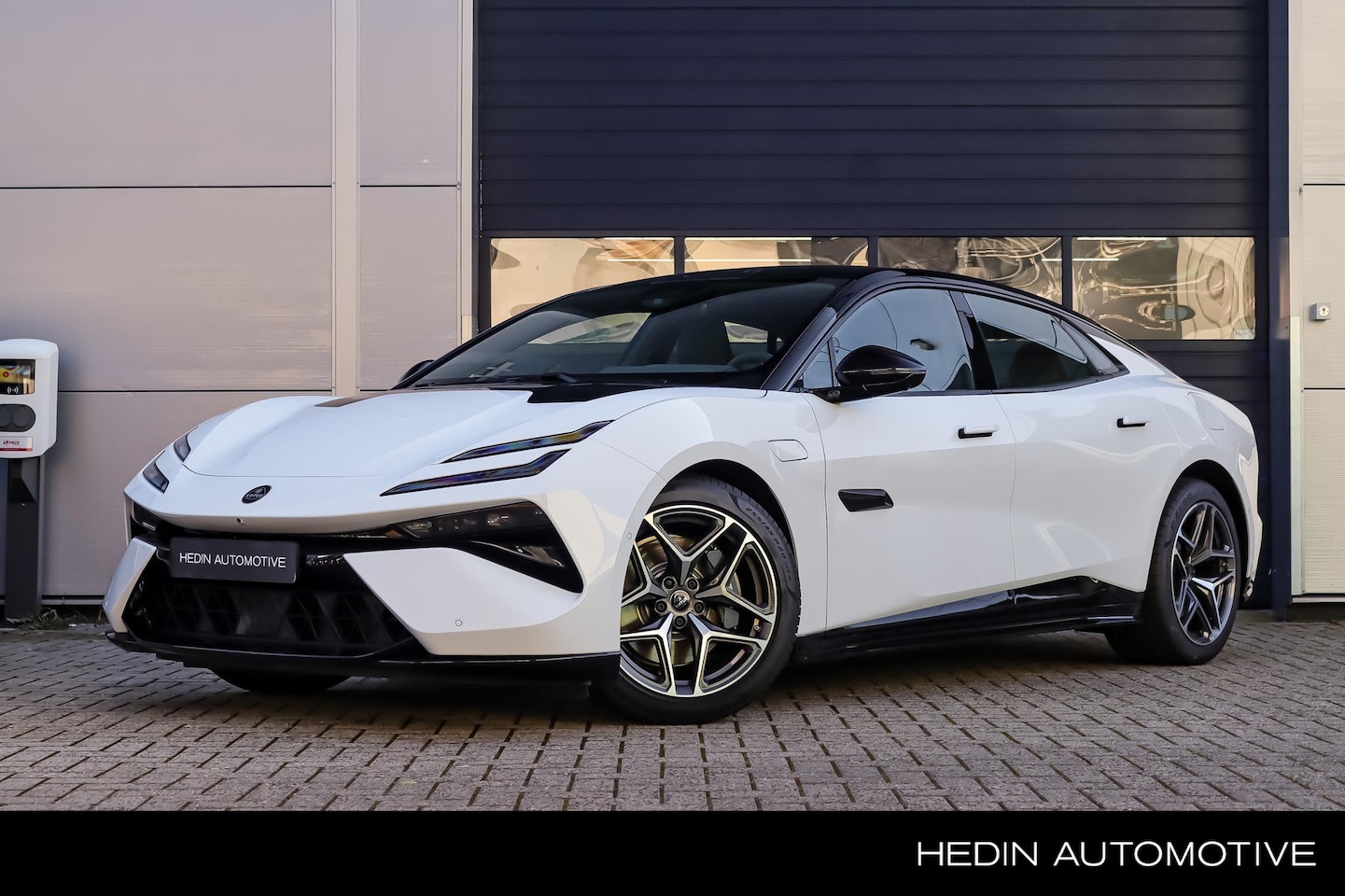 Lotus Emeya - Base |Head up display |Luchtvering|Trekhaak|Matrix LED|Intelligent glass roof| Privacy gla - AutoWereld.nl