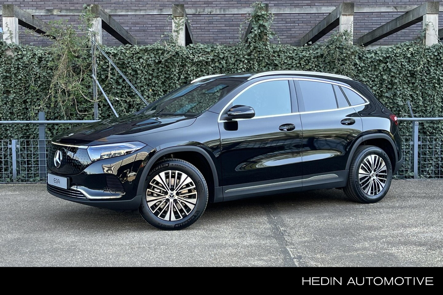 Mercedes-Benz EQA - EQA 250+ Business Solution Luxury | Trekhaak | Distronic - AutoWereld.nl