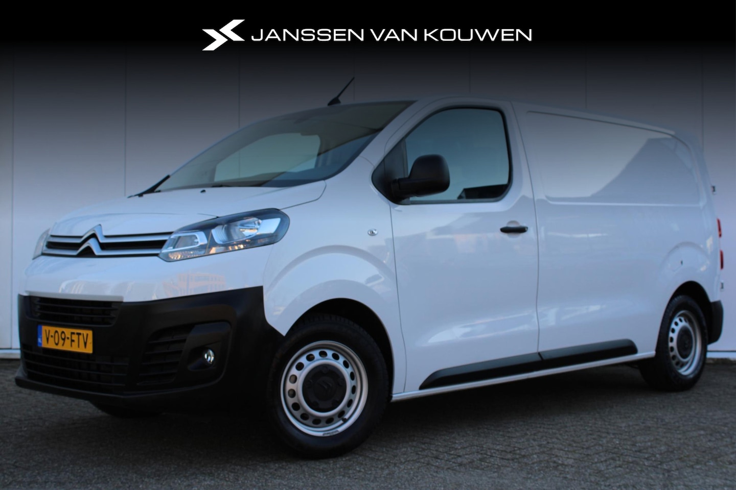 Citroën Jumpy - 1.5 BlueHDI 100 pk L2 Trekhaak / Parkeercamera / Navigatie - AutoWereld.nl