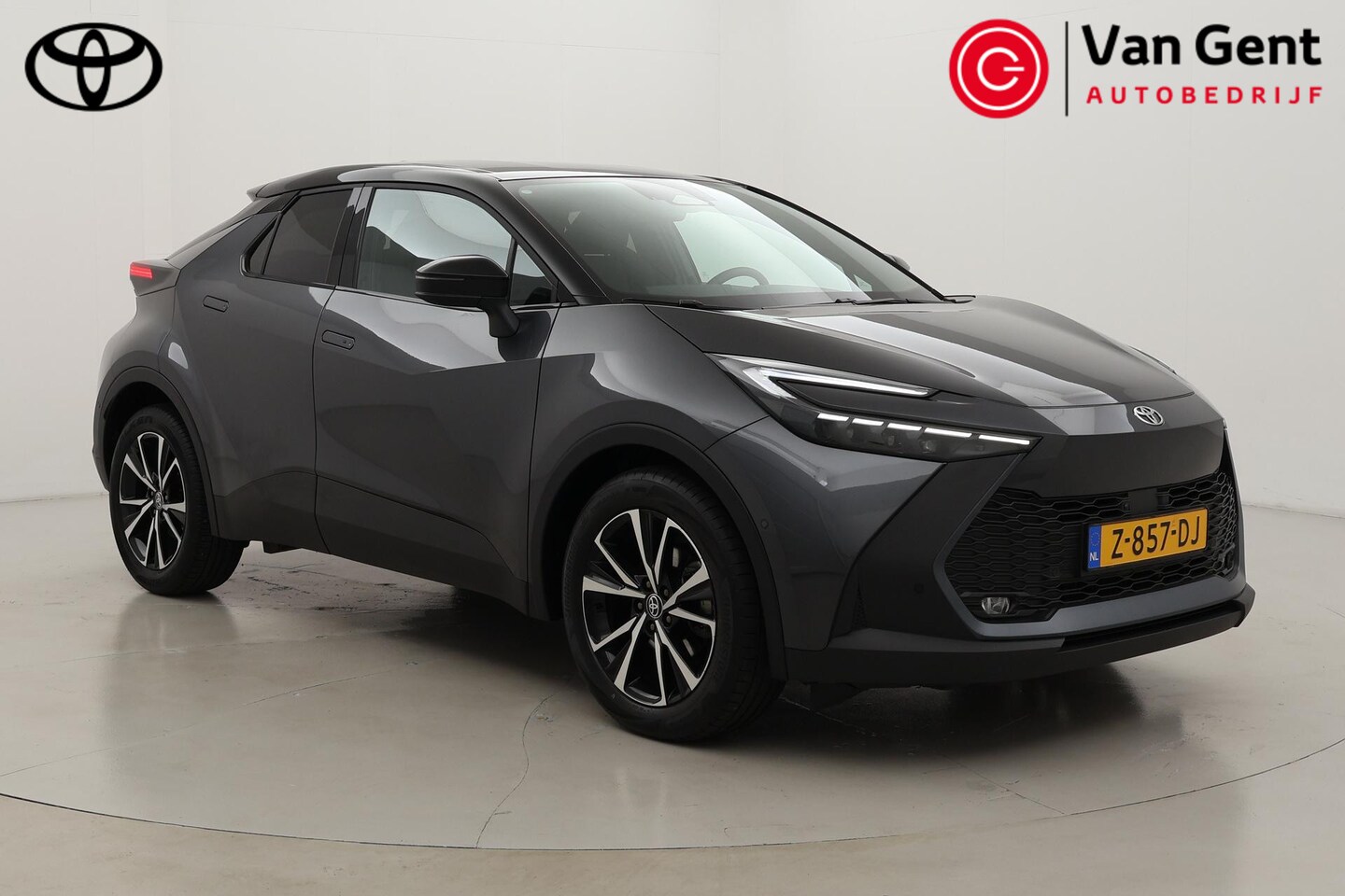 Toyota C-HR - 2.0 Hybrid 200 First Edition | Navigatie | 360 camera | Adaptive Cruise Control | Dodehoek - AutoWereld.nl