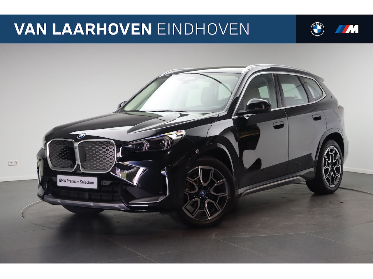BMW iX1 - eDrive20 High Executive xLine / Trekhaak / Sportstoelen / Stoelverwarming / Parking Assist - AutoWereld.nl