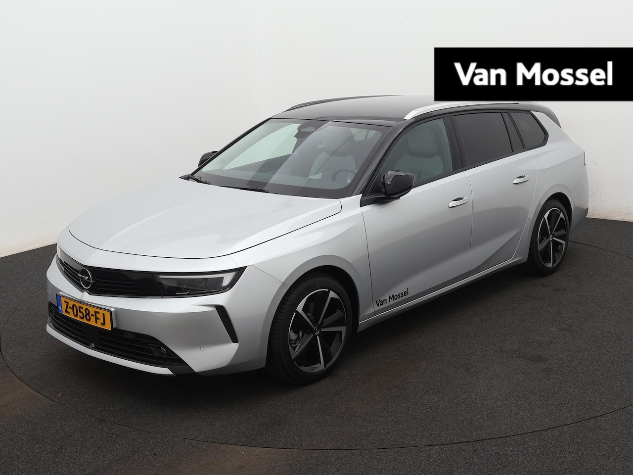Opel Astra Sports Tourer - 1.2 Level 4 | 130pk | Camera | Trekhaak | Parkeersensoren | Navigatie | - AutoWereld.nl