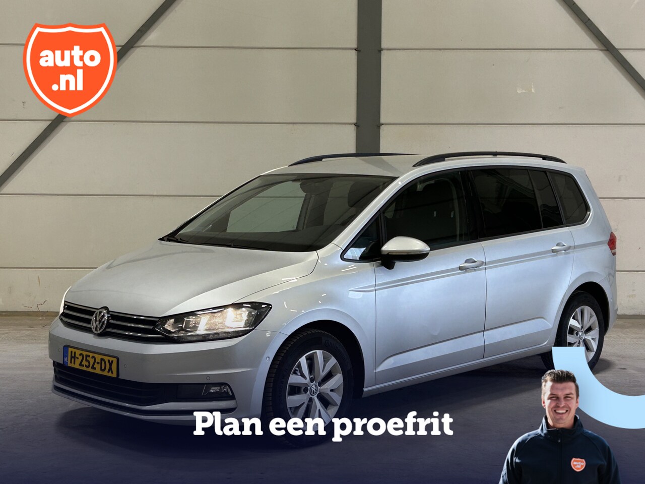 Volkswagen Touran - 1.5 TSI Comfortline 7p | Trekhaak | Camera | Carplay | Adapt Cruise Control | Navigatie | - AutoWereld.nl