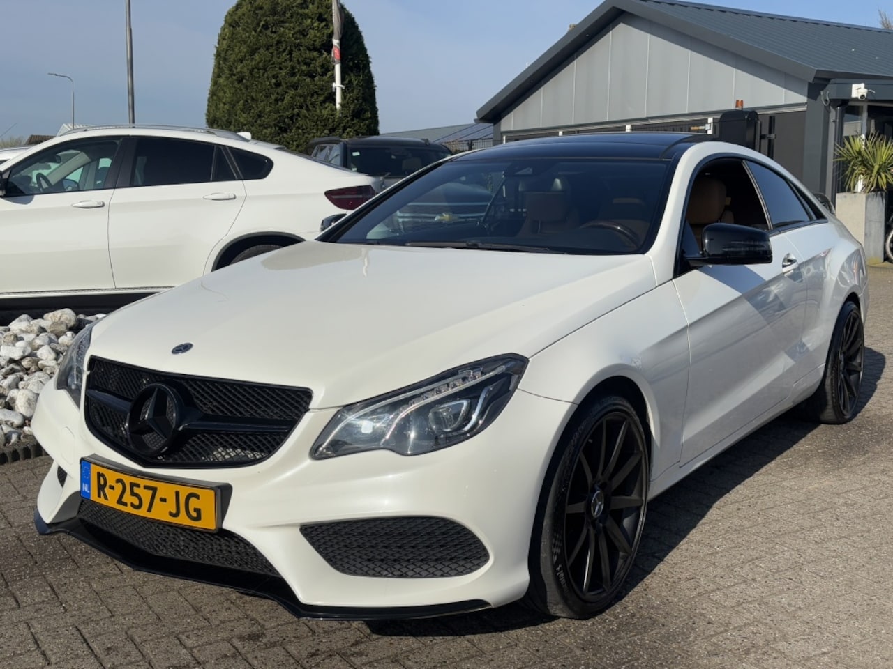 Mercedes-Benz E-klasse Coupé - E350 Benzine 2014 Panorama Wit AMG - AutoWereld.nl
