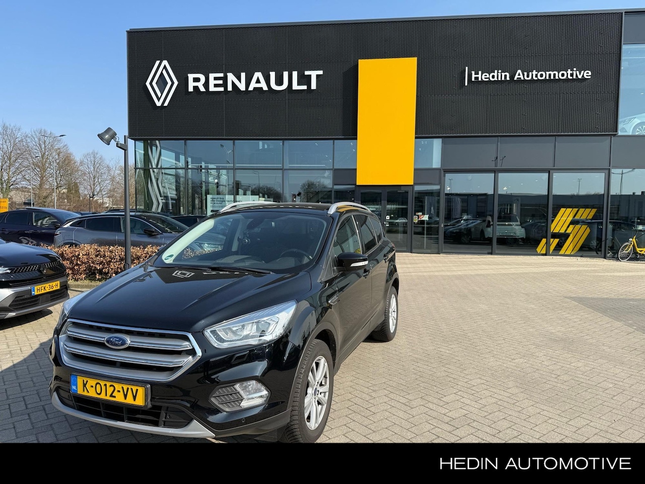 Ford Kuga - 1.5 EcoBoost Titanium 150 pk | Uitklapbare Trekhaak | 2.000 kg trekgewicht - AutoWereld.nl