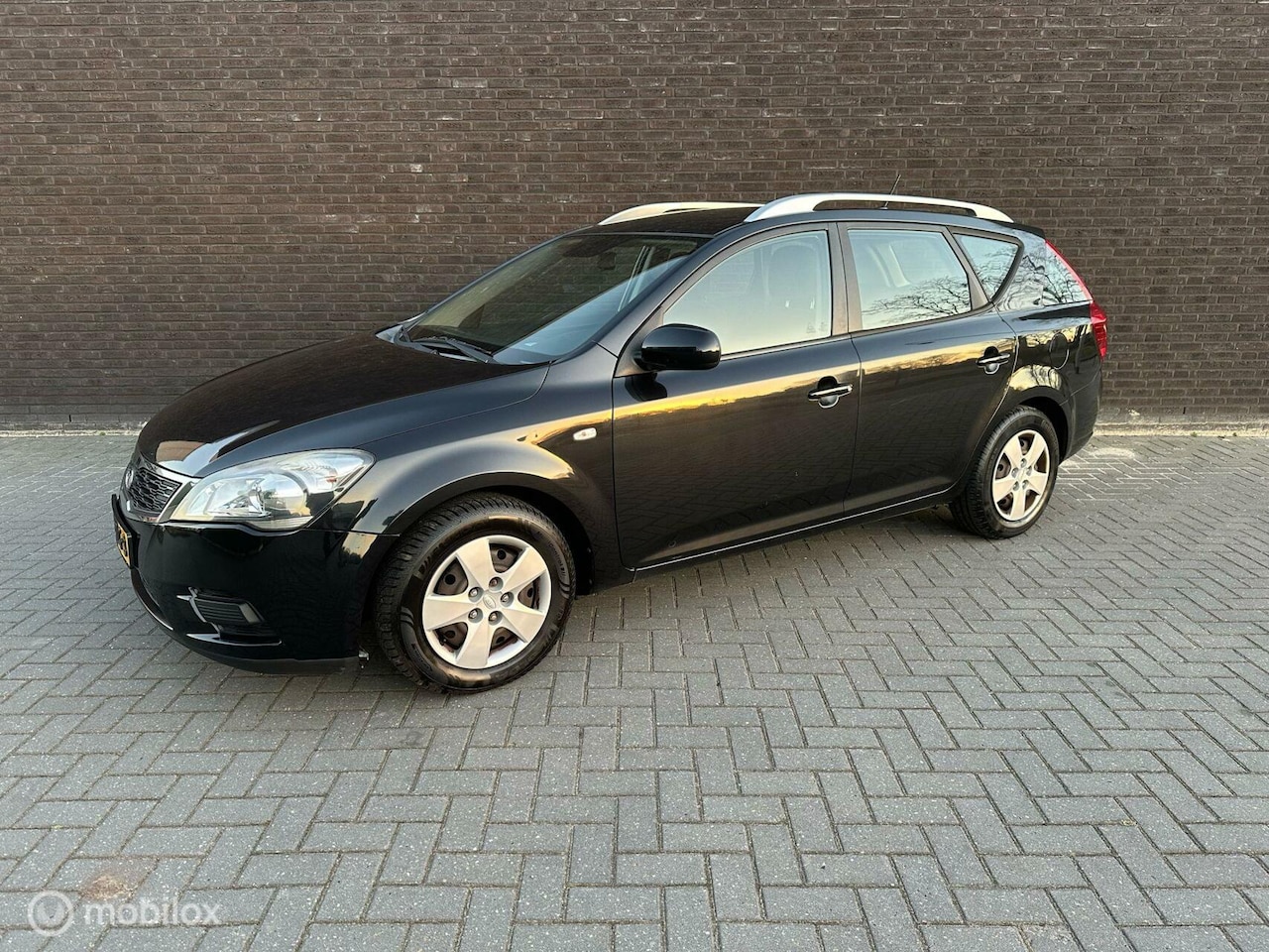 Kia Cee'd Sporty Wagon - 1.4 CVVT X-tra 1.4 CVVT X-tra|Nieuwe Apk| - AutoWereld.nl