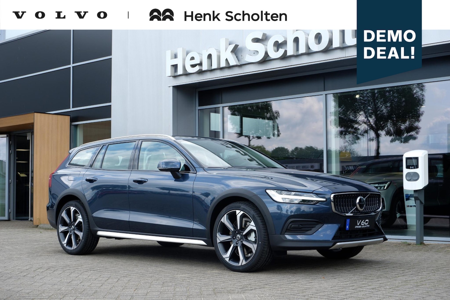 Volvo V60 Cross Country - B5 AWD AUT8 255PK Plus, RVS exterieur styling kit, 20" Lichtmetalen velgen, Polestar Optim - AutoWereld.nl