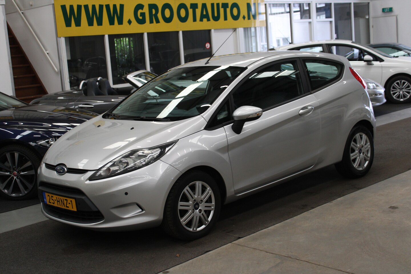 Ford Fiesta - 1.4 Trend Automaat NAP, Airco, Parkeersensoren, Stuurbekrachtiging - AutoWereld.nl