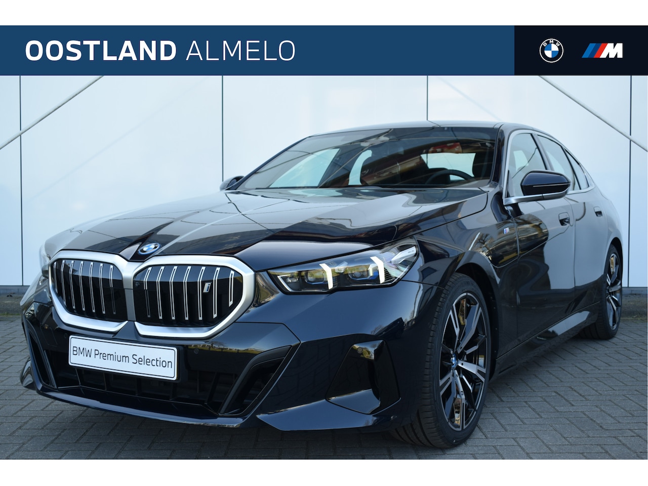 BMW i5 - eDrive40 M Sport / Panoramadak / Trekhaak / Parking Assistant Professional / Stoelventilat - AutoWereld.nl