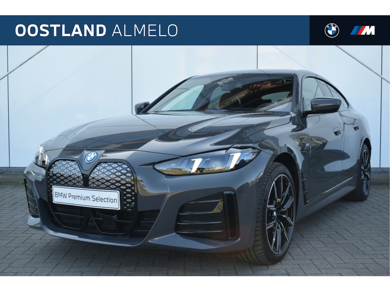 BMW i4 - eDrive40 Gran Coupé M Sport / Schuif-kanteldak / Adaptieve LED / Parking Assistant Plus / - AutoWereld.nl