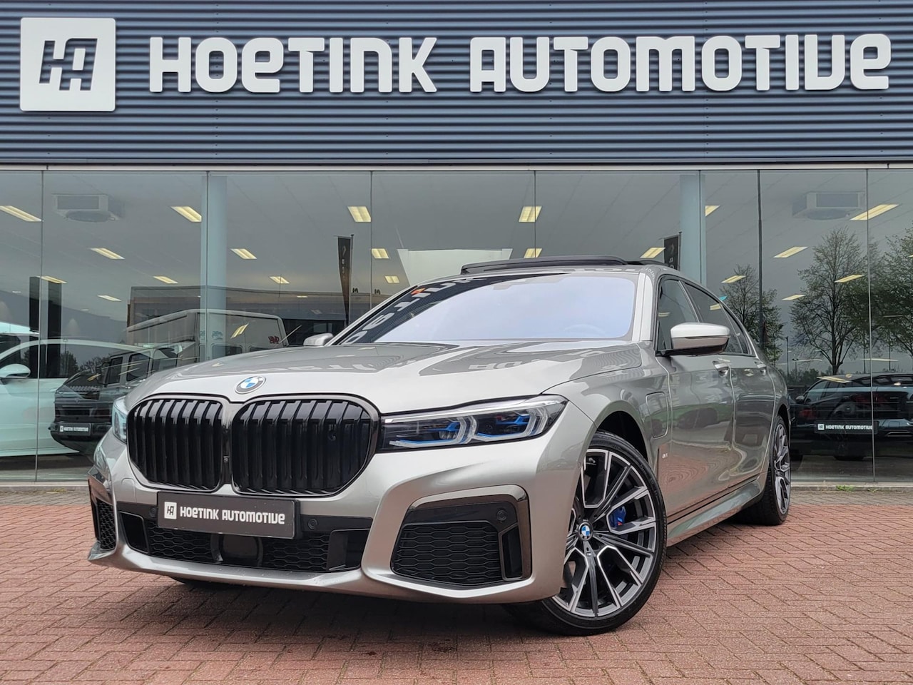 BMW 7-serie - 745Le xDrive High Executive | Pano | Hud | Laser | Massage - AutoWereld.nl